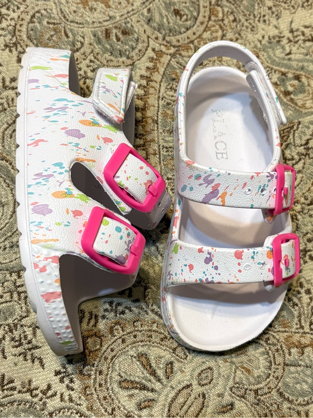 Place Sandals - Picture 2 of 11
